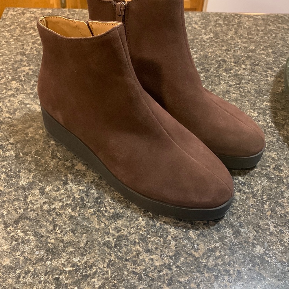 Low cut boots